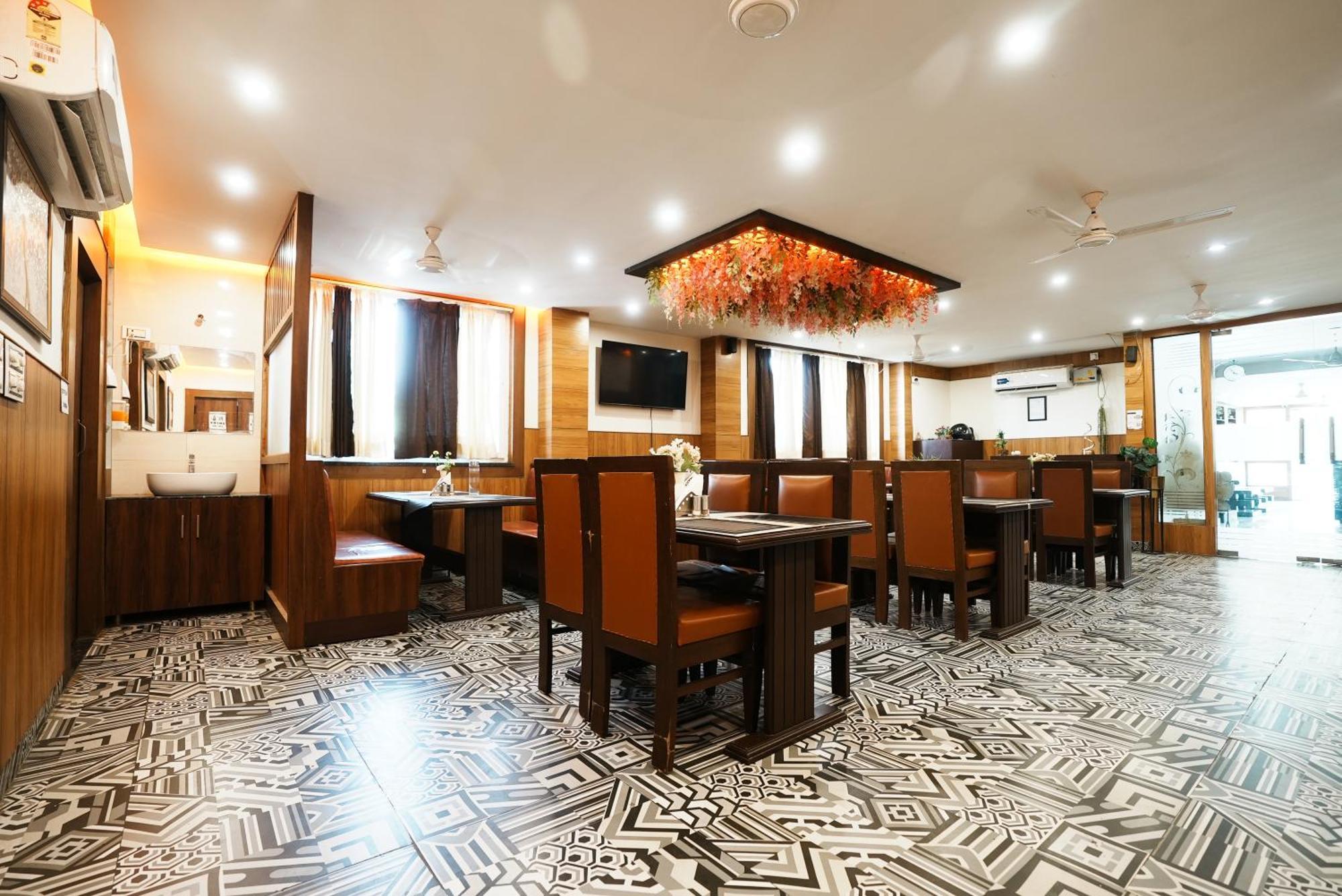Hotel The 7 Seas Rishīkesh Zewnętrze zdjęcie